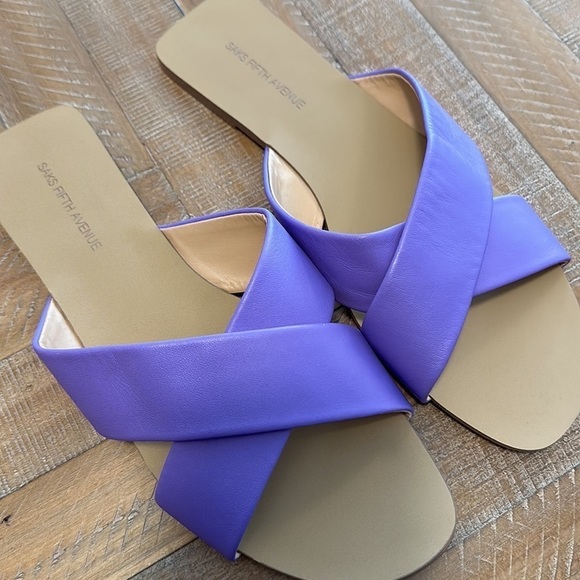 New SAKS FIFTH AVENUE Anne Crossover Bright Purple Leather Flats Sandals - Picture 2 of 6